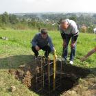 22.10.2010 r. wylewanie fundamentu pod krzyż 